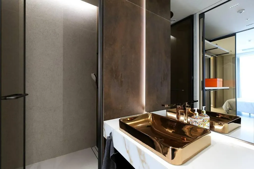 Apartment Modern Luxury Suite In Gangnam With Cityview&Wine Seoul