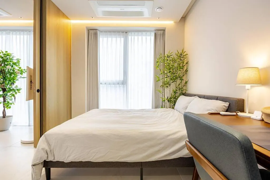 Apartment Modern Luxury Suite In Gangnam With Cityview&Wine Seoul