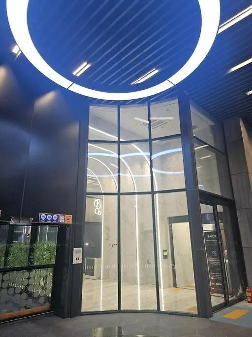 Apartment Modern Luxury Suite In Gangnam With Cityview&Wine Seoul