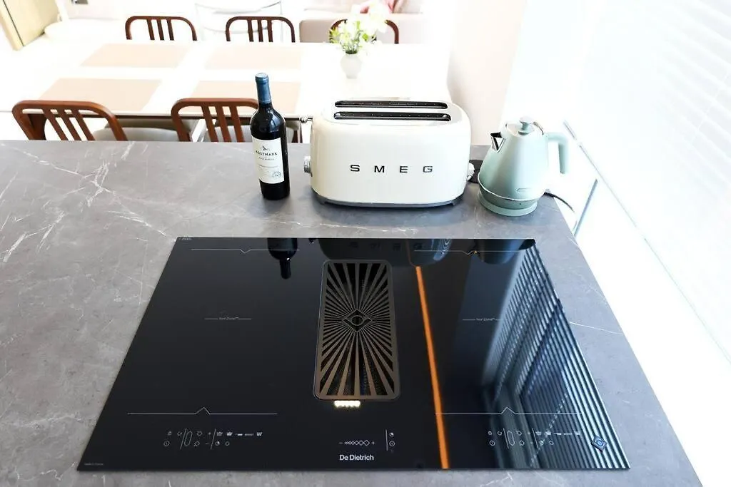 Modern Luxury Suite In Gangnam With Cityview&Wine Seoul