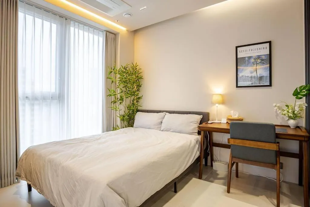 Modern Luxury Suite In Gangnam With Cityview&Wine Seoul