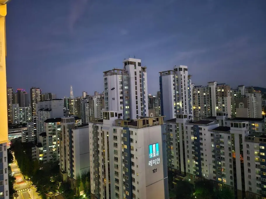 Apartment Modern Luxury Suite In Gangnam With Cityview&Wine Seoul