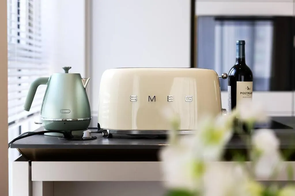Modern Luxury Suite In Gangnam With Cityview&Wine Seoul