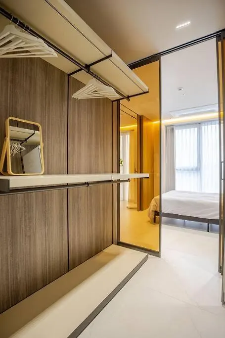 Modern Luxury Suite In Gangnam With Cityview&Wine Soul